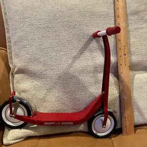 Radio Flyer toy mini Scooter.